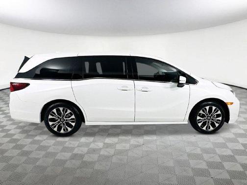 Platinum White Pearl 2027 Honda Odyssey Elite