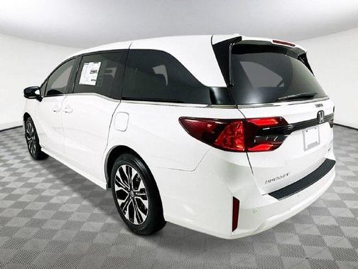 Platinum White Pearl 2027 Honda Odyssey Elite
