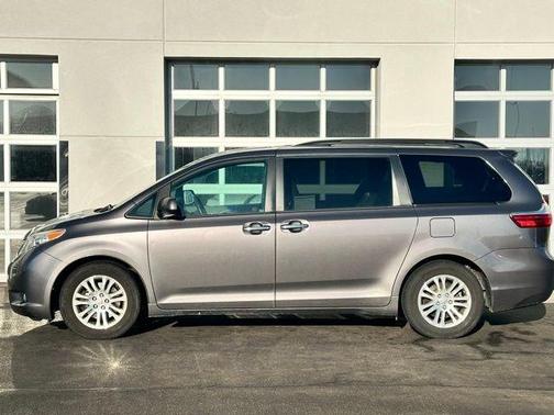 2015 Toyota Sienna XLE