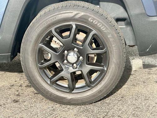 Slate Blue Pearlcoat 2021 Jeep Renegade Latitude