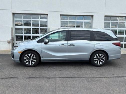 Solar Silver Metallic 2025 Honda Odyssey EX-L