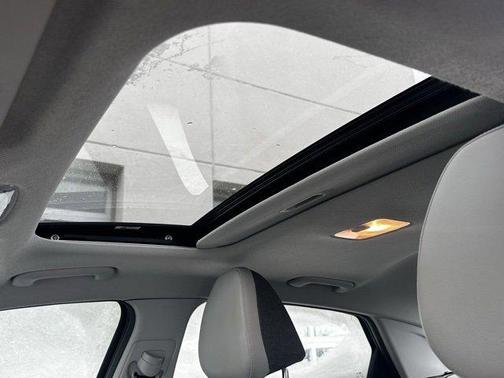 2022 Hyundai ELANTRA Limited