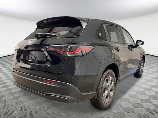 Crystal Black Pearl 2026 Honda HR-V LX
