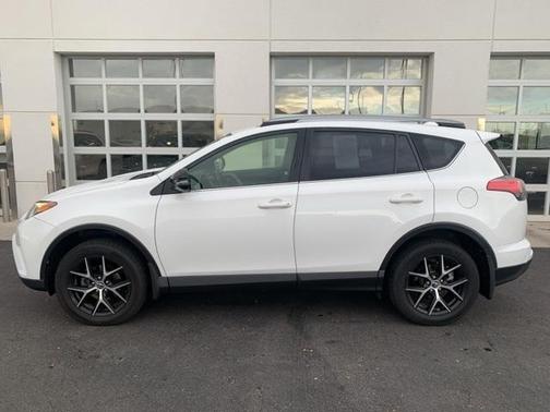 2018 Toyota RAV4 SE