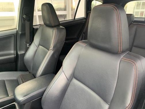 2018 Toyota RAV4 SE