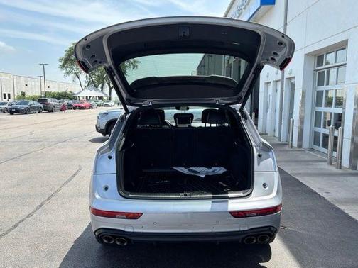 Florett Silver Metallic 2023 Audi SQ5 3.0T Premium Plus