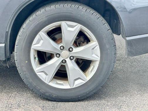 Dark Gray Metallic 2015 Subaru Forester 2.5i Limited