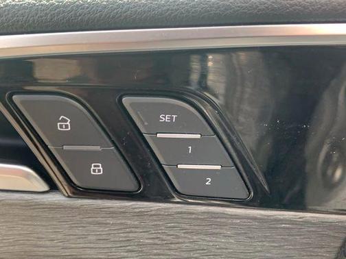 Daytona Gray Pearl Effect 2020 Audi A4 40 Premium Plus