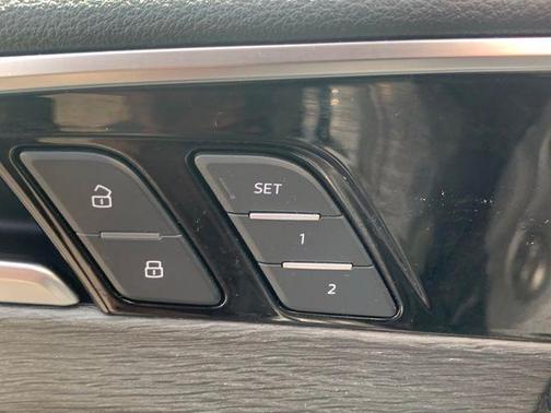 Daytona Gray Pearl Effect 2020 Audi A4 40 Premium Plus