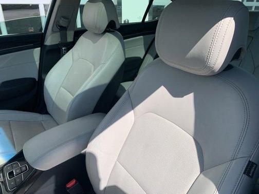 2015 Kia Cadenza SX Limited