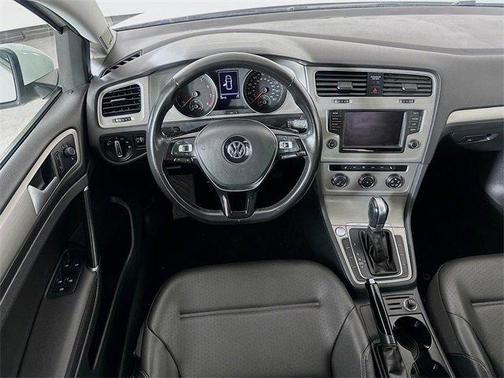 2016 Volkswagen Golf TSI SE 4-Door