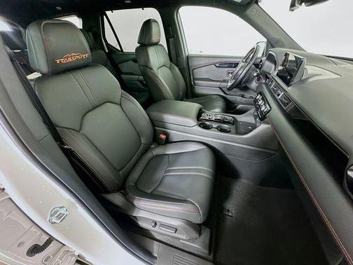 Platinum White Pearl 2025 Honda Pilot TrailSport