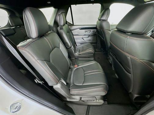 Platinum White Pearl 2025 Honda Pilot TrailSport