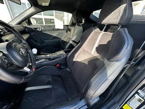 2024 Toyota GR86 Premium