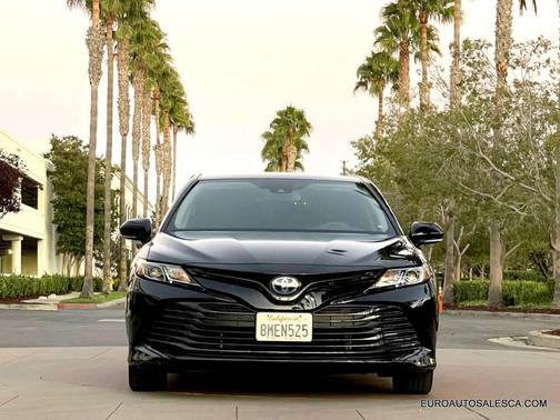 2019 Toyota Camry Hybrid SE