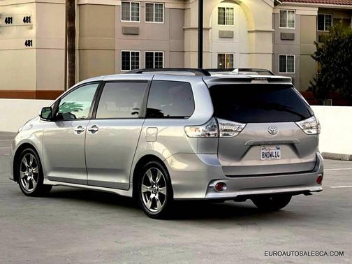 2018 Toyota Sienna SE Premium