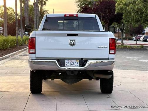 2017 RAM 2500 Tradesman Crew Cab 4x4 8' Box