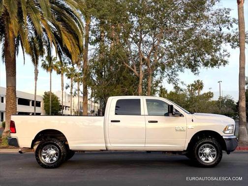 2017 RAM 2500 Tradesman Crew Cab 4x4 8' Box
