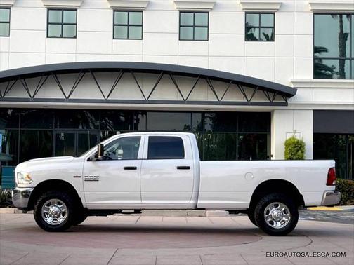 2017 RAM 2500 Tradesman Crew Cab 4x4 8' Box