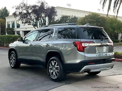 2023 GMC Acadia AWD SLT