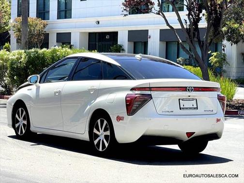 2017 Toyota Mirai Base