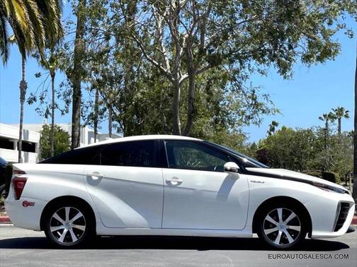 2017 Toyota Mirai Base