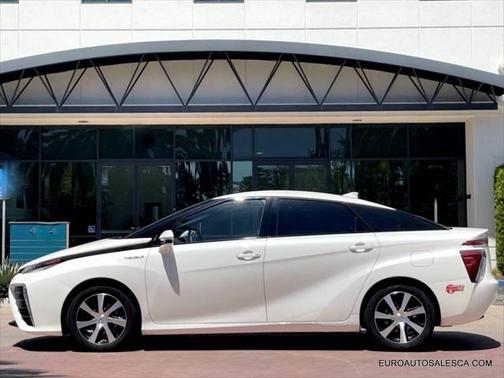 2017 Toyota Mirai Base