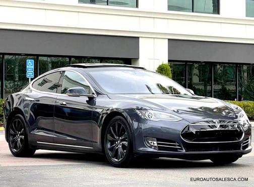 2015 Tesla Model S 85D