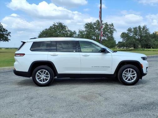 2023 Jeep Grand Cherokee LAREDO