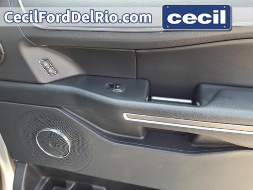 ICONIC SILVER METALLIC 2022 Ford Expedition XLT