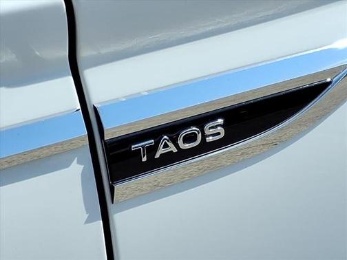 2024 Volkswagen Taos 1.5T SEL