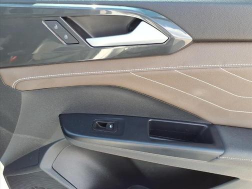 2024 Volkswagen Taos 1.5T SEL