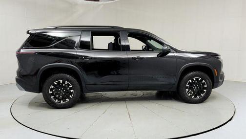 Mosaic Black Metallic 2024 Chevrolet Traverse Z71