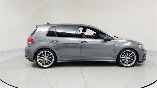 2018 Volkswagen Golf R 2.0T w/DCC & Navigation