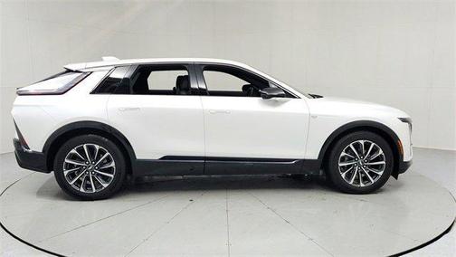 2024 Cadillac LYRIQ Sport