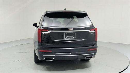 2022 Cadillac XT6 Luxury FWD