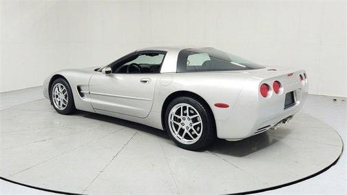 2004 Chevrolet Corvette Base