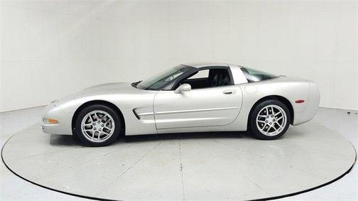 2004 Chevrolet Corvette Base