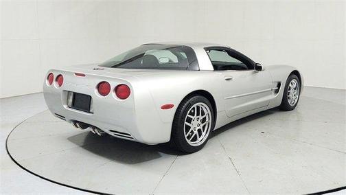2004 Chevrolet Corvette Base