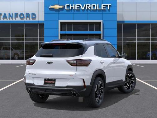 Iridescent Pearl Tricoat 2026 Chevrolet Trailblazer RS
