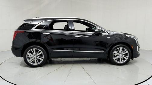 Black Metallic 2025 Cadillac XT5 Premium Luxury