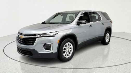 Sterling Gray Metallic 2023 Chevrolet Traverse LS