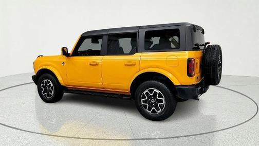 Cyber Orange Metallic Tricoat 2022 Ford Bronco Outer Banks