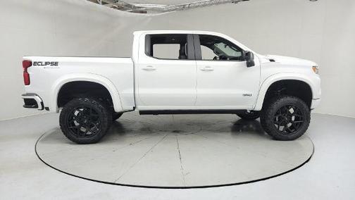 Summit White 2026 Chevrolet Silverado 1500 RST