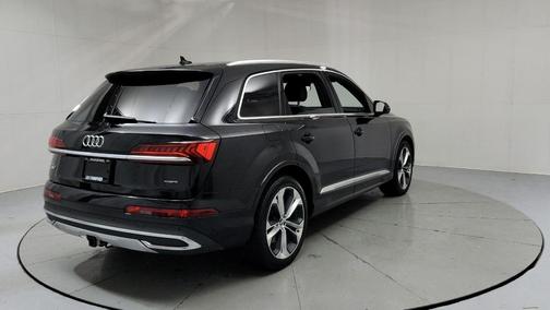 Orca Black Metallic 2021 Audi Q7 55 Prestige