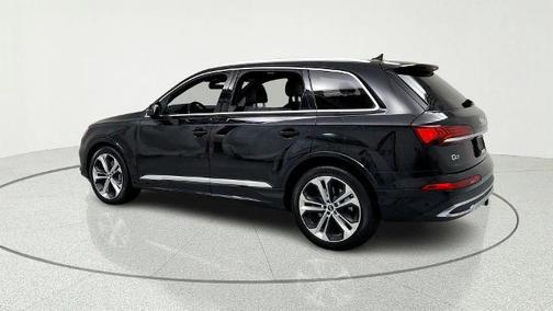 Orca Black Metallic 2021 Audi Q7 55 Prestige
