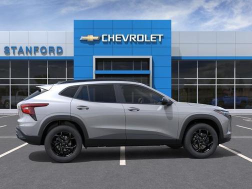 Sterling Gray Metallic 2026 Chevrolet Trax LT