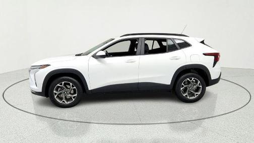 Summit White 2024 Chevrolet Trax LT