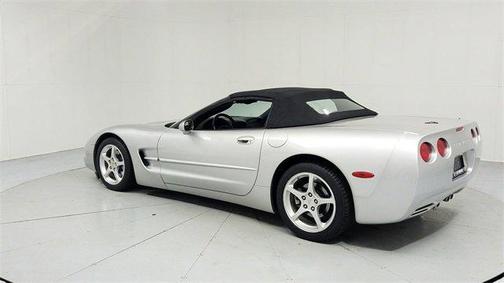 2004 Chevrolet Corvette Base