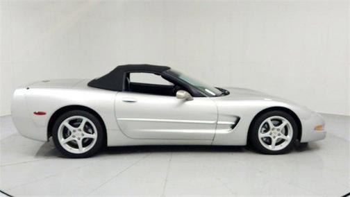 2004 Chevrolet Corvette Base
